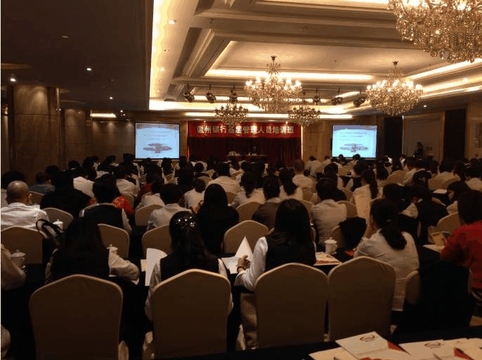 余倩老师授课图片