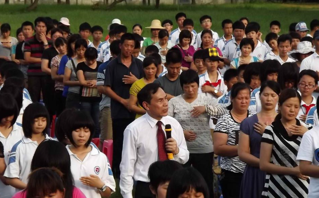 珠江中学感恩教育报告会