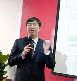 高伟老师授课图片